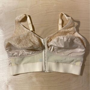 Jodee Surgical Balanced -Fit Elegant Cream Lace Bralette 46 D (F)